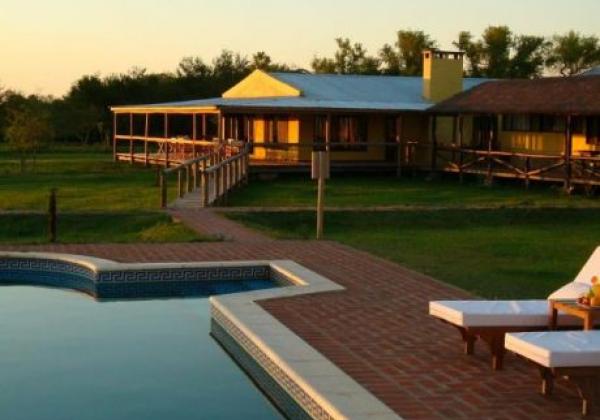 pool-and-lodge.jpg