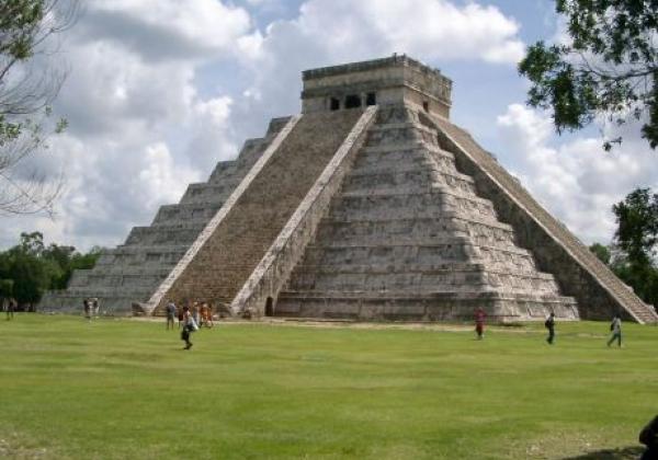 chichen-itza-2.jpg