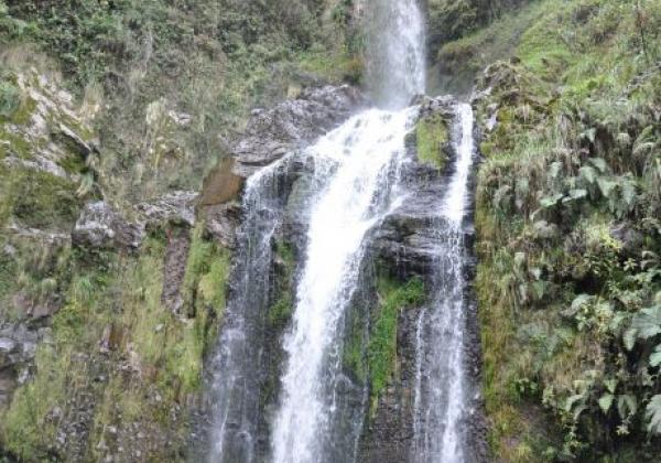 otavalo-taxopamba-waterfall.jpg