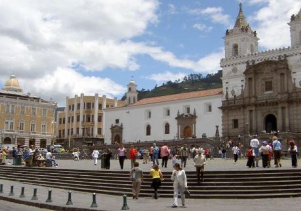 s-ecu-quito-old-town-07-©-sat-(sk).jpg