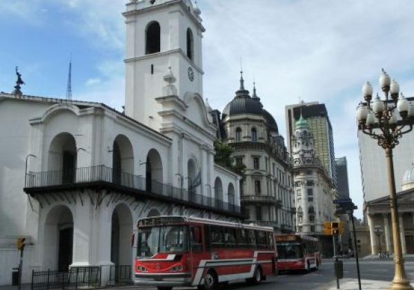 s-arg-buenos-aires-pl.-de-mayo-01-©-sat-(ad).jpg