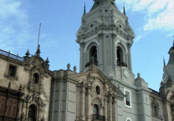 s-per-lima-centro-plaza-de-armas-02-©-sat-(ad)