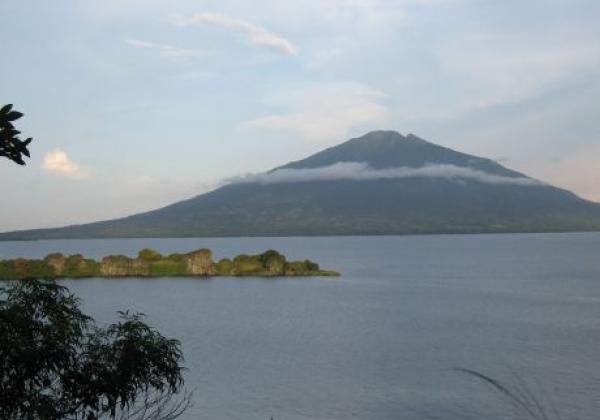 nicaragua-southern-pacific-ometepe-maderas-volcano