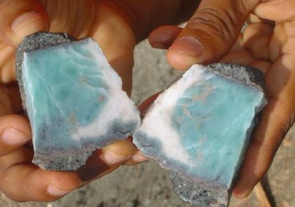 barahona---larimar,-stones,-mines,-south-west,-mountains,