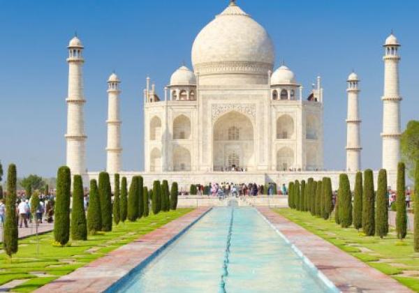 f7gnrc-taj-mahal-front-view,-agra,-uttar-pradesh,-india