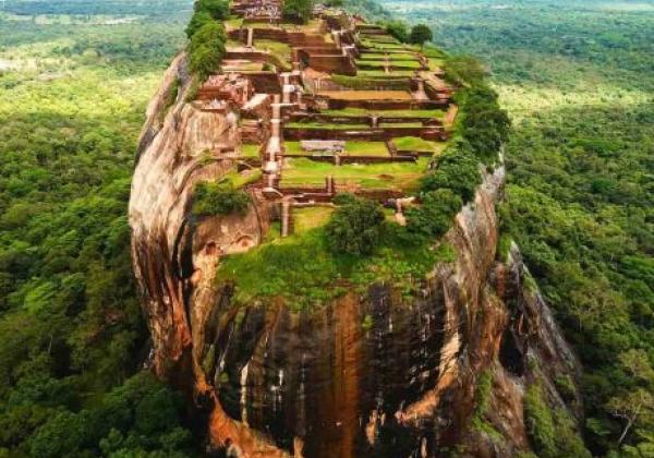 sigiriya-rock