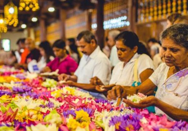tempe-of-tooth-relic-worshipping