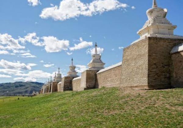 4.-tag.-einige-der-insgesamt-108-stupas