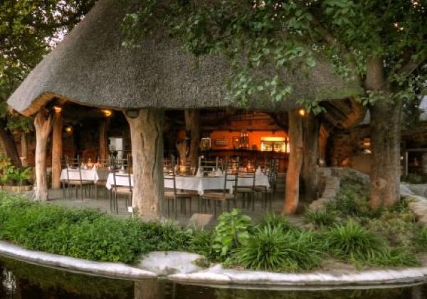 botswana---maun---thamalakane-river-lodge-01