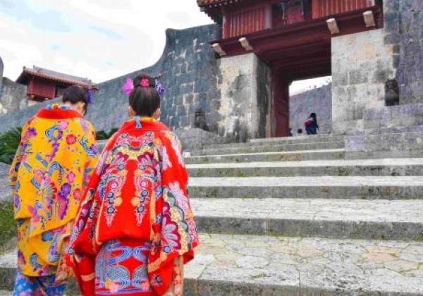 shuri-burg-in-okinawa,-japan