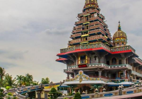 graha-maria-annai-velangkanni-church-800x533
