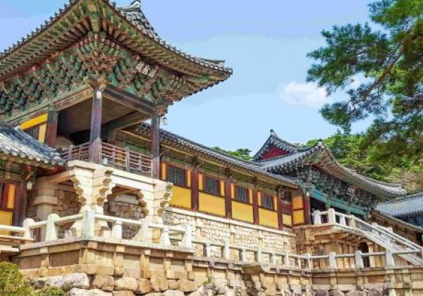 buddhist-monastery-located-near-gyeongju-city-south-korea