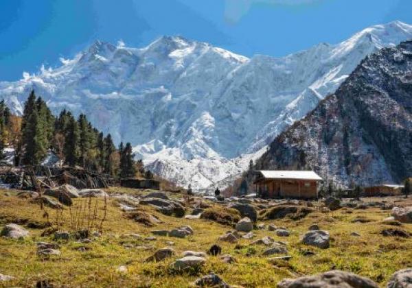 a-stunning-landscape-capturing-the-nanga-parbat,-the-world's-ninth-highest-mountain-(8,126-m-or-26,660-ft),from-beyal-camp-in-chaiklas,-gilgit-baltistan,-pakistan