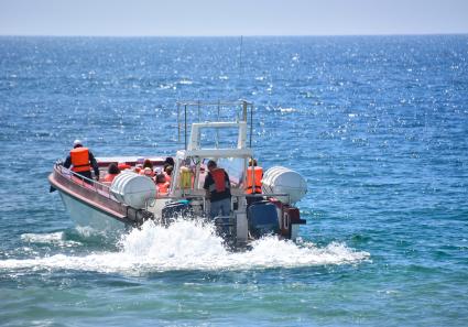 A group of tourists _148_1.jpg