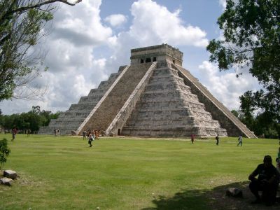 1337029723_Chichen_Itza_(4).JPG