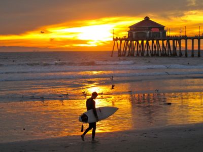 santa-monica-surfing-at-sunrise