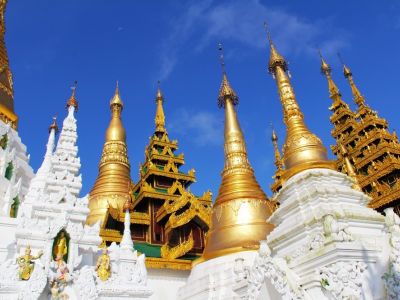 easia-travel-yangon---shwedagon-pagoda-temple-1731194-1000px.jpg