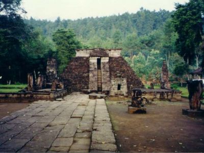 solo-candi-sukuh.jpg