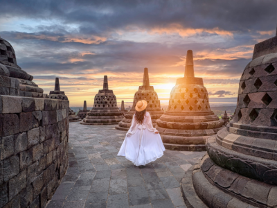 borobudur-temple-at-yogyakarta-java-800x530