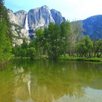 yosemite-fall-and-merced-river