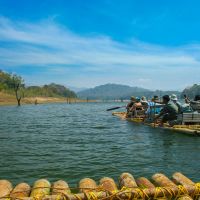 Bamboo Rafting in Periyar LakeKerala_MNPT0F bamboo-rafting-in-periyar-lakekerala-mnpt0f