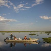 gaeste-entdecken-das-nordpantanal-per-boot_tn gaeste-entdecken-das-nordpantanal-per-boot-tn