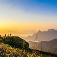 photo-of-people-standing-on-top-of-mountain-near-grasses-733162 photo-of-people-standing-on-top-of-mountain-near-grasses-733162