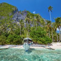 traditional-filippino-boat-at-el-nido-bay-palawan-island-philippines