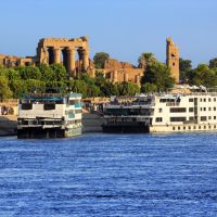 Ägypten.-kreuzfahrtschiffe,-die-in-kom-ombo-am-nil-anlegen