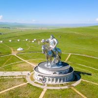 reitstatue-von-genghis-khan