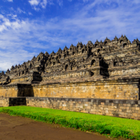 borobudur-temple-from-outside-800x600