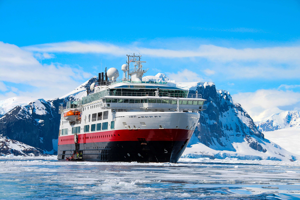 Schiff in Spitzbergen