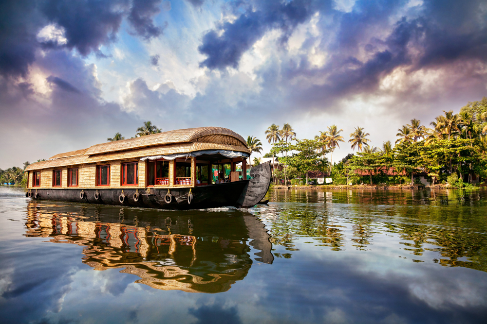 Kerala Backwater Boot